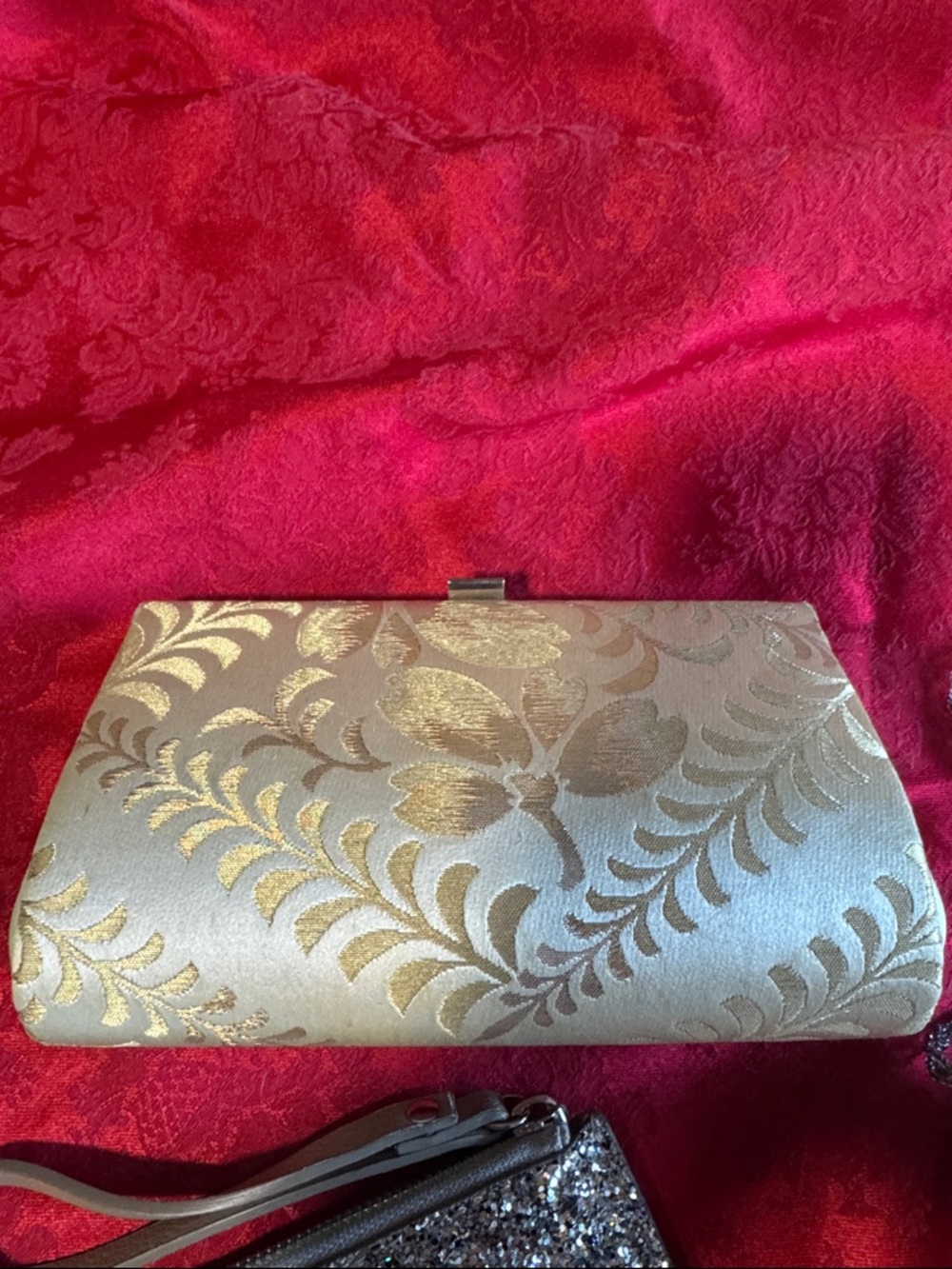Lot of 8 evening bags/clutches/wristlets.  Great condition. - Picture 3 of 10